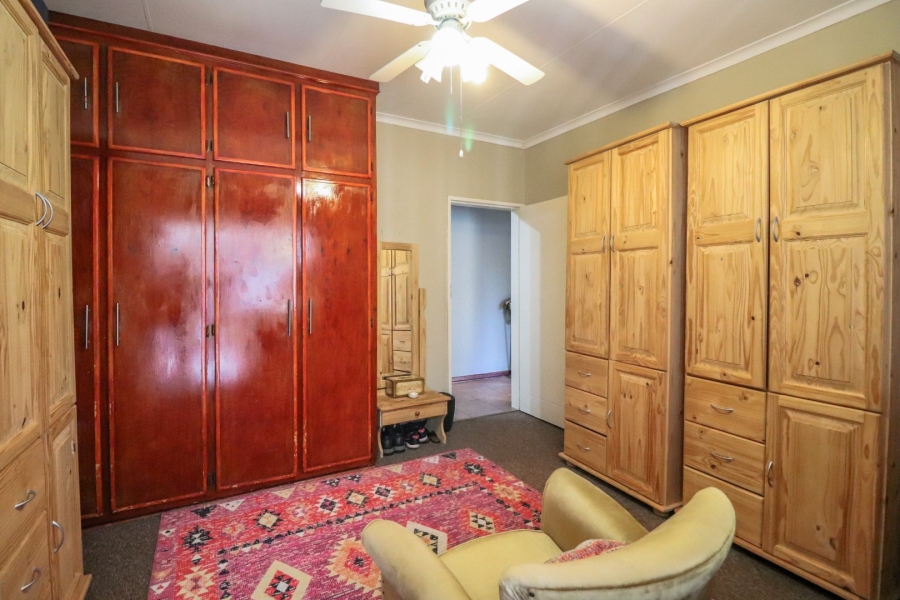 6 Bedroom Property for Sale in Heuwelsig Free State